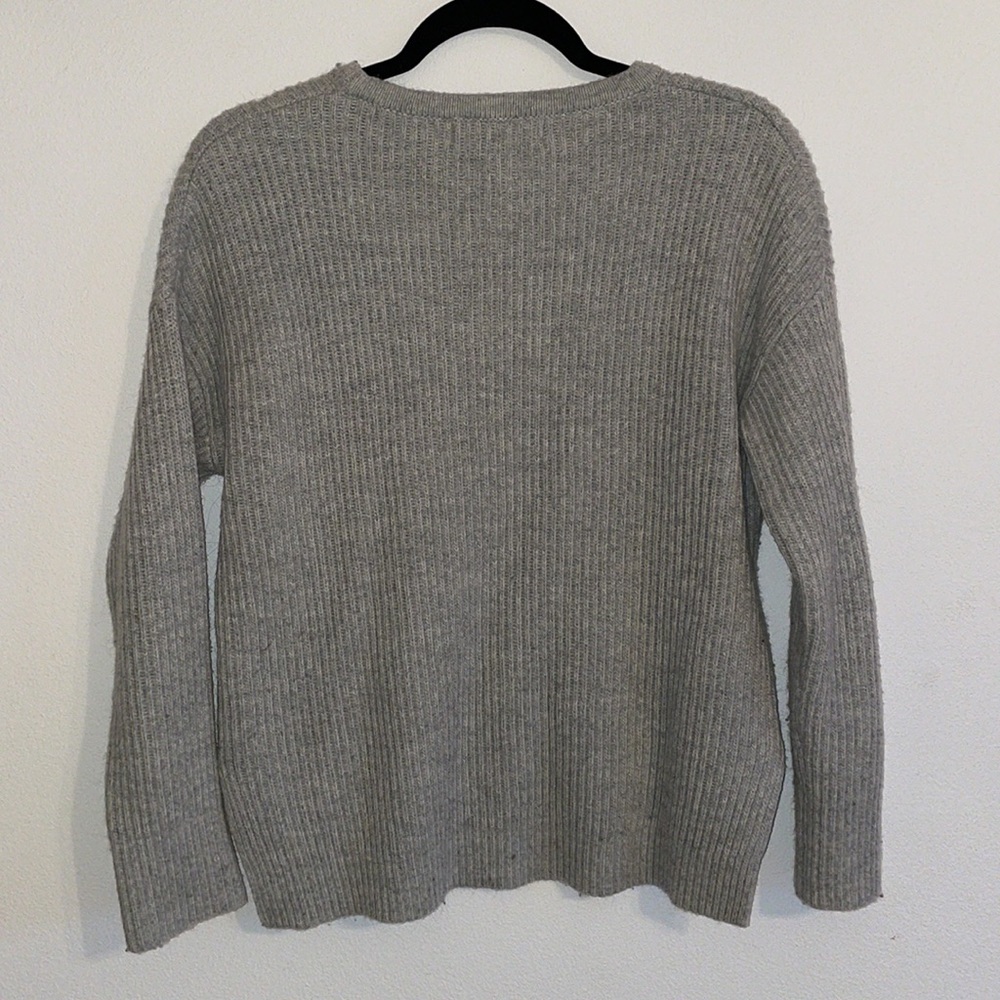 High-Low Hem Sweater - Picture 4 of 5